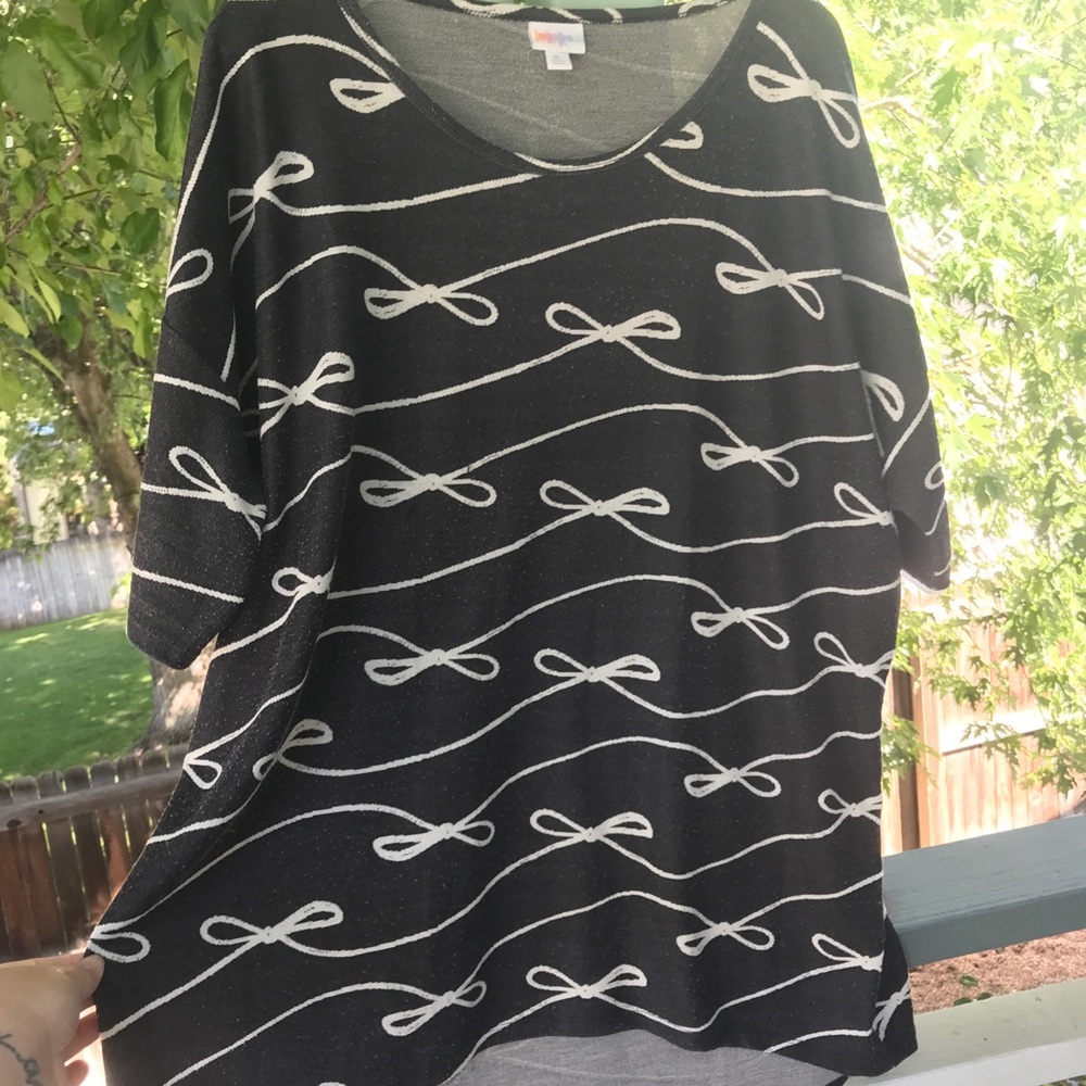 Lularoe Irma B/W ⚫️⚪️